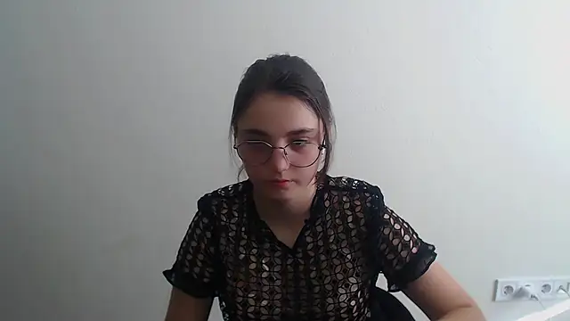 Snapshot of Sun_Shine__ chatting on July 12, 2026, 3:25 pm Sun Shine online show from July 12, 2026, 3:25 pm