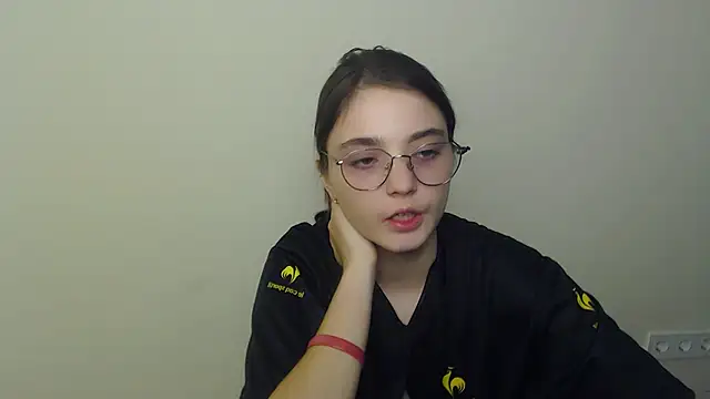 Snapshot of Sun_Shine__ chatting on July 13, 2026, 8:11 pm Sun Shine online show from July 13, 2026, 8:11 pm