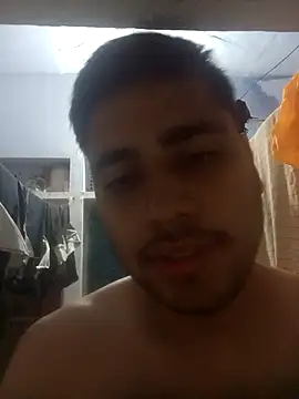 Snapshot of Desirock001 chatting on October 4, 2025, 4:27 pm Desirock001 online show from October 4, 2025, 4:27 pm