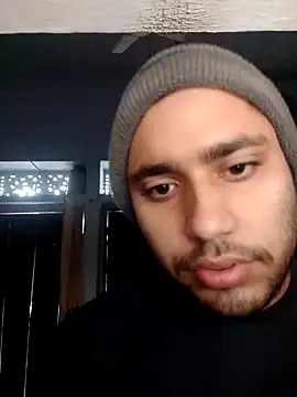 Snapshot of Desirock001 chatting on November 21, 2025, 2:10 am Desirock001 online show from November 21, 2025, 2:10 am