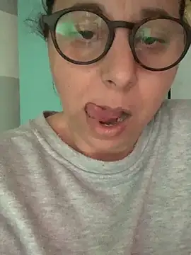 Snapshot of LupeLok chatting on October 6, 2025, 6:16 pm LupeLok online show from October 6, 2025, 6:16 pm