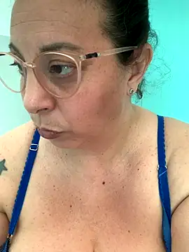 Snapshot of LupeLok chatting on October 10, 2025, 4:50 pm LupeLok online show from October 10, 2025, 4:50 pm