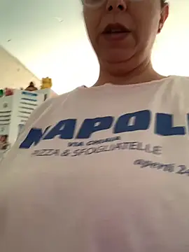 Snapshot of LupeLok chatting on June 2, 2026, 5:37 pm LupeLok online show from June 2, 2026, 5:37 pm