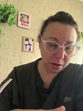 Snapshot of LupeLok chatting on July 24, 2026, 3:21 pm LupeLok online show from July 24, 2026, 3:21 pm