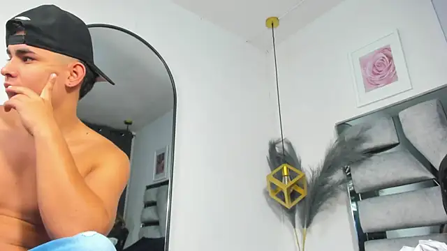 lianfox  online show from June 19, 2026, 12:20 pm