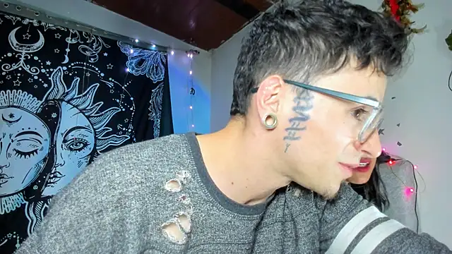 puepleholly online show from April 4, 2026, 1:26 am