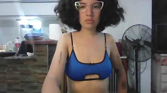 loliporomero online show from October 10, 2025, 12:53 am