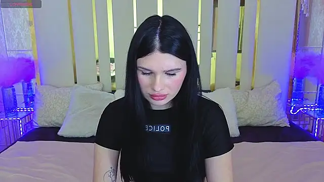 Neyla Charm online show from November 9, 2025, 2:26 pm