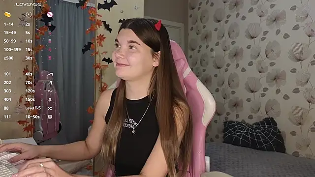  cute ice online show from October 31, 2025, 6:14 am