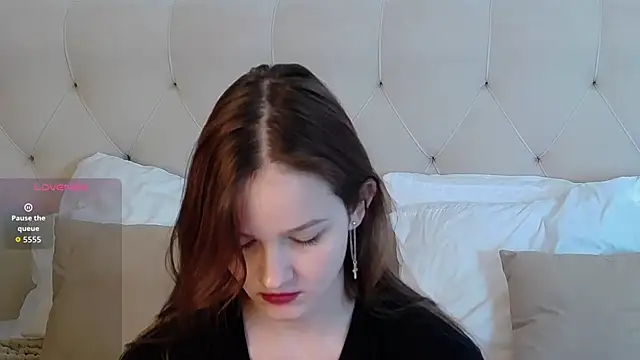 MichelleRoux online show from March 10, 2026, 8:25 pm