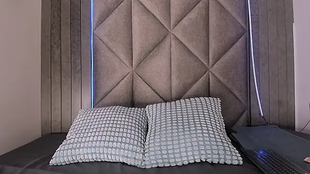 Snapshot of TiffValentinee_ chatting on September 20, 2025, 8:54 pm TiffValentinee online show from September 20, 2025, 8:54 pm