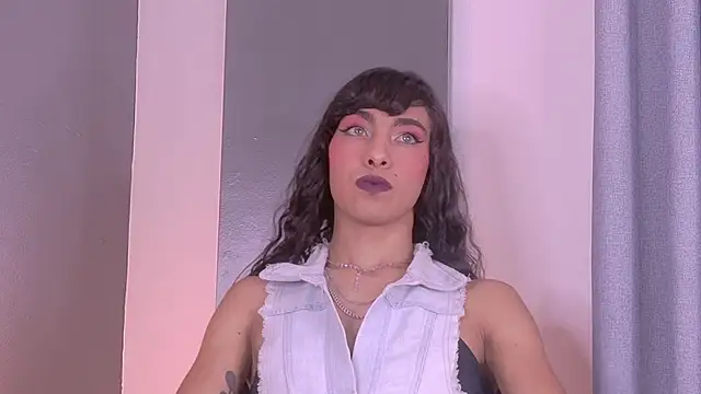 Snapshot of TiffValentinee_ chatting on September 22, 2025, 3:30 am TiffValentinee online show from September 22, 2025, 3:30 am