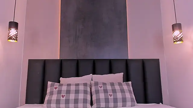 Snapshot of TiffValentinee_ chatting on October 7, 2025, 8:39 pm TiffValentinee online show from October 7, 2025, 8:39 pm