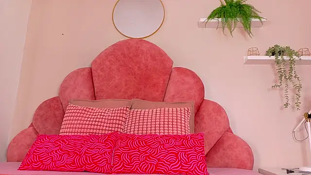 Snapshot of TiffValentinee_ chatting on October 10, 2025, 7:46 pm TiffValentinee online show from October 10, 2025, 7:46 pm