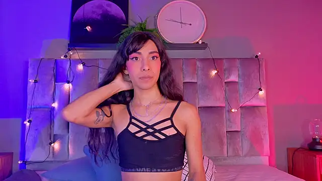 Snapshot of TiffValentinee_ chatting on October 18, 2025, 3:09 am TiffValentinee online show from October 18, 2025, 3:09 am