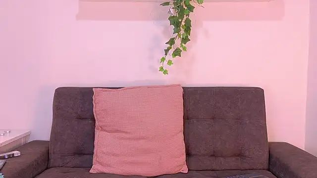 TiffValentinee  online show from March 7, 2026, 7:44 pm