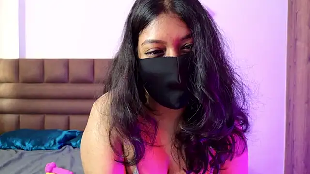 Snapshot of Gulaboo100 chatting on November 13, 2025, 6:45 am Gulaboo100 online show from November 13, 2025, 6:45 am