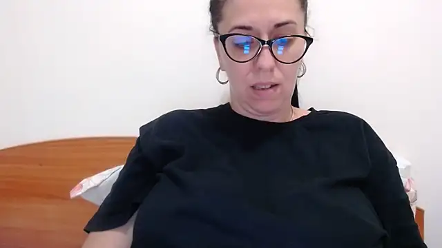 Snapshot of jollene chatting on June 19, 2026, 2:10 pm jollene online show from June 19, 2026, 2:10 pm