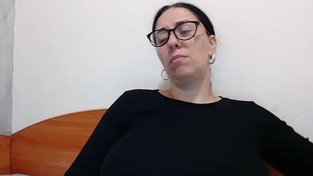 Snapshot of jollene chatting on July 12, 2026, 11:01 am jollene online show from July 12, 2026, 11:01 am