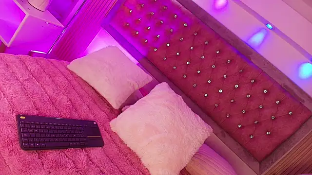 MylaDreams online show from July 30, 2026, 3:27 am