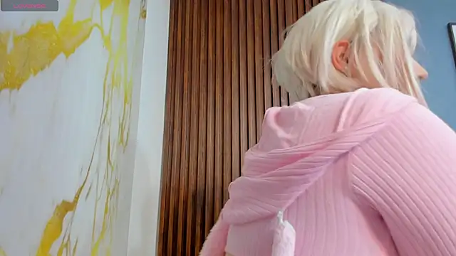 Snapshot of hinata_dolly chatting on September 24, 2025, 8:39 am hinata dolly online show from September 24, 2025, 8:39 am