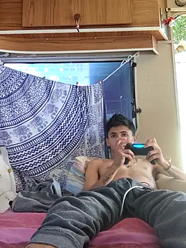 Snapshot of TussiFlaka chatting on September 23, 2025, 4:21 pm TussiFlaka online show from September 23, 2025, 4:21 pm