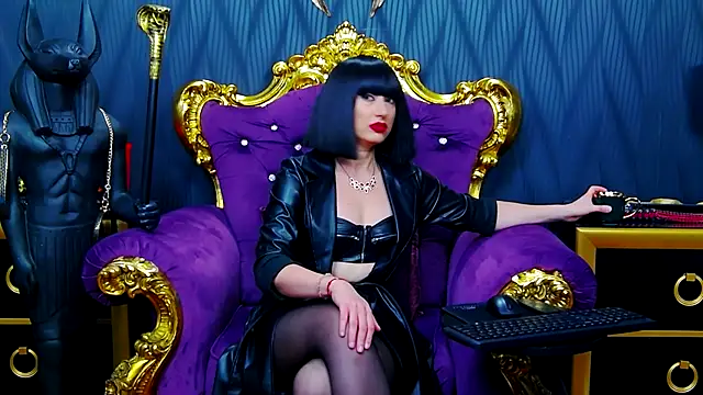 Snapshot of LaraMaeve chatting on October 2, 2025, 4:30 am LaraMaeve online show from October 2, 2025, 4:30 am