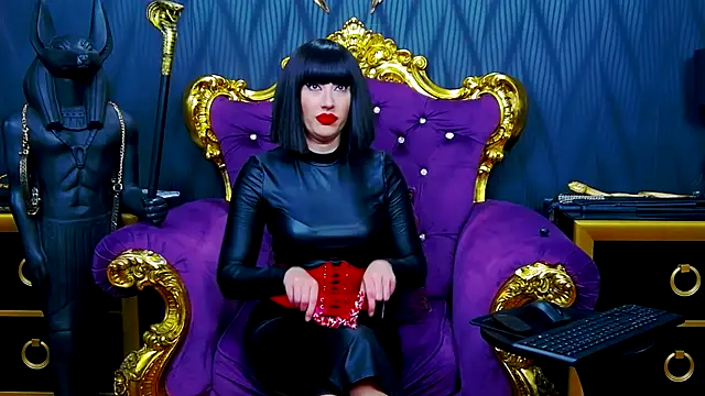 LaraMaeve online show from December 18, 2025, 6:30 am