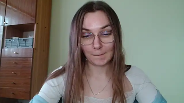 LooveELLYx online show from February 6, 2025, 2:48 pm