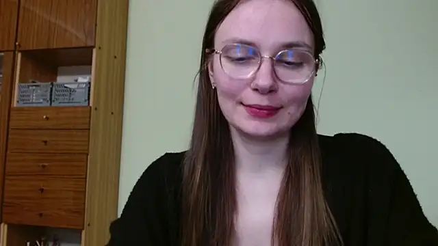 LooveELLYx online show from February 12, 2025, 5:48 pm