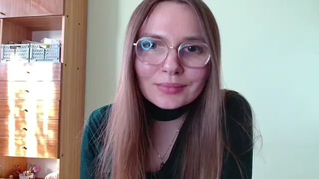 LooveELLYx online show from March 4, 2026, 2:23 pm