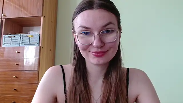 LooveELLYx online show from March 19, 2026, 2:43 pm