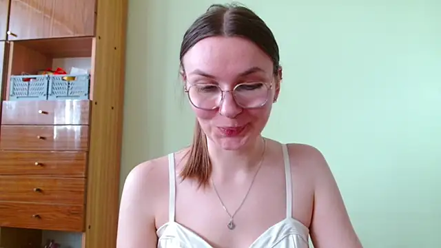 LooveELLYx online show from April 29, 2026, 1:26 pm
