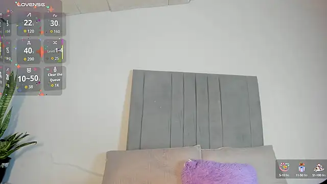 Snapshot of Sophia_Ebony chatting on October 14, 2025, 1:34 pm Sophia Ebony online show from October 14, 2025, 1:34 pm