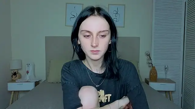 Snapshot of Little_moly999 chatting on November 10, 2025, 9:14 pm Little moly999 online show from November 10, 2025, 9:14 pm