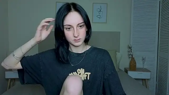 Snapshot of Little_moly999 chatting on November 12, 2025, 10:09 pm Little moly999 online show from November 12, 2025, 10:09 pm