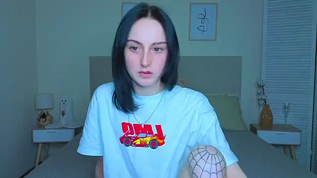 Snapshot of Little_moly999 chatting on November 14, 2025, 4:17 pm Little moly999 online show from November 14, 2025, 4:17 pm