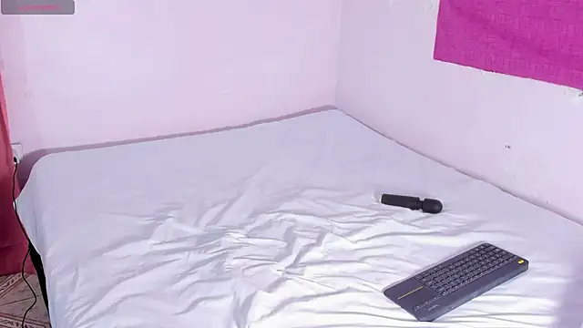 kethe love  online show from December 3, 2025, 9:24 pm