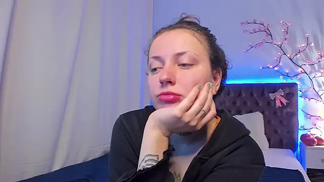 Snapshot of LilaVame chatting on October 30, 2025, 9:04 pm LilaVame online show from October 30, 2025, 9:04 pm