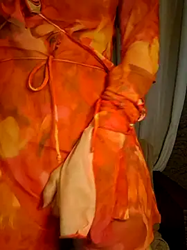 Snapshot of CelynaRoss chatting on October 19, 2025, 12:55 am CelynaRoss online show from October 19, 2025, 12:55 am