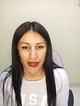 Snapshot of karinnahotdirty chatting on October 31, 2025, 7:26 pm karinnahotdirty online show from October 31, 2025, 7:26 pm