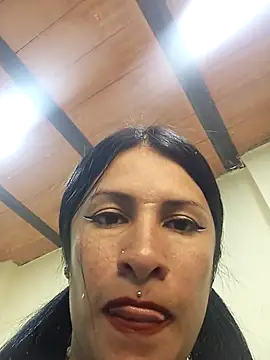 Snapshot of karinnahotdirty chatting on November 4, 2025, 9:14 pm karinnahotdirty online show from November 4, 2025, 9:14 pm