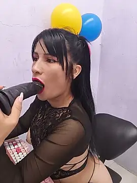 karinnahotdirty online show from June 19, 2026, 10:13 pm