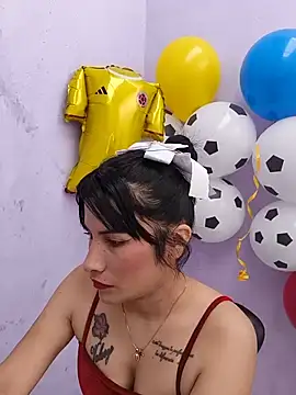 karinnahotdirty online show from July 4, 2026, 9:32 pm