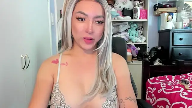 TeenageDreamTS online show from October 24, 2025, 6:59 pm