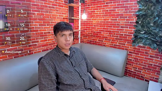Snapshot of Thiago_Kozak chatting on May 11, 2026, 12:22 pm Thiago Kozak online show from May 11, 2026, 12:22 pm