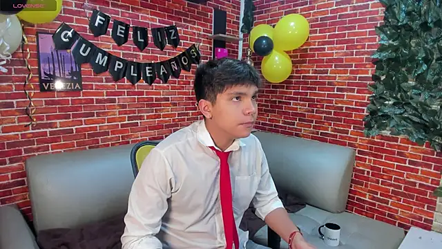 Snapshot of Thiago_Kozak chatting on May 26, 2026, 12:56 pm Thiago Kozak online show from May 26, 2026, 12:56 pm