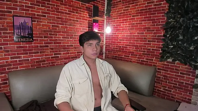 Snapshot of Thiago_Kozak chatting on May 27, 2026, 12:24 pm Thiago Kozak online show from May 27, 2026, 12:24 pm