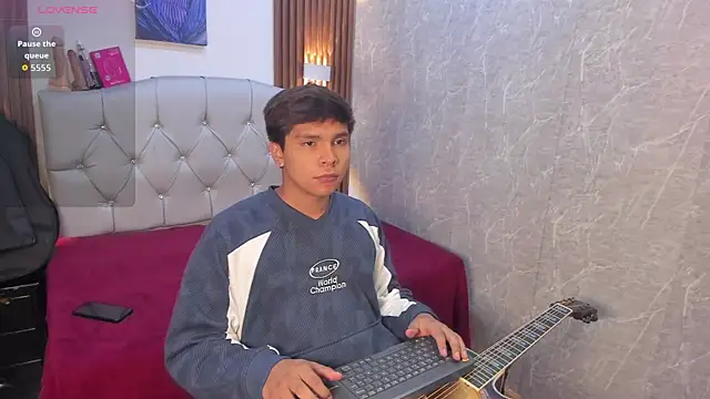 Snapshot of Thiago_Kozak chatting on June 4, 2026, 3:40 pm Thiago Kozak online show from June 4, 2026, 3:40 pm