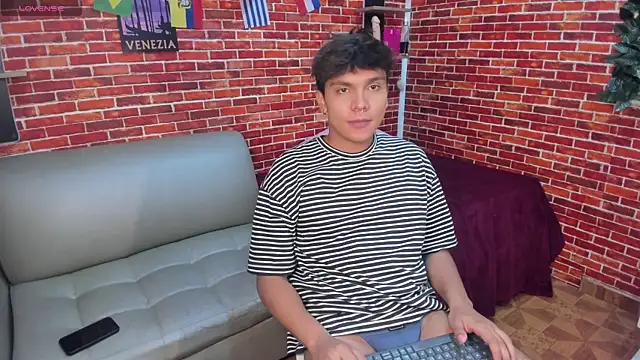 Thiago Kozak online show from June 29, 2026, 1:22 pm